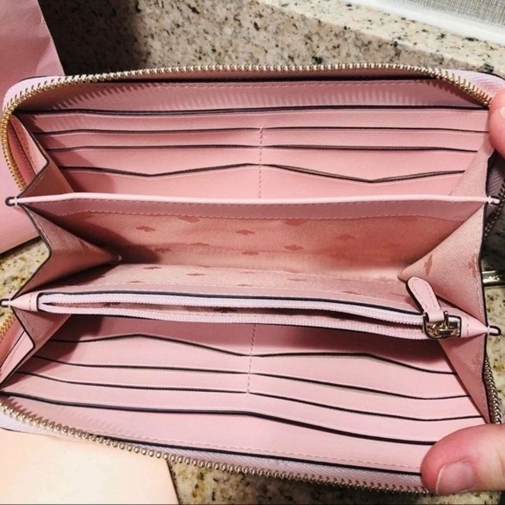 Kate Spade New York Chalk Pink Large Zip Wallet Saffiano Leather NWT - Picture 4 of 4